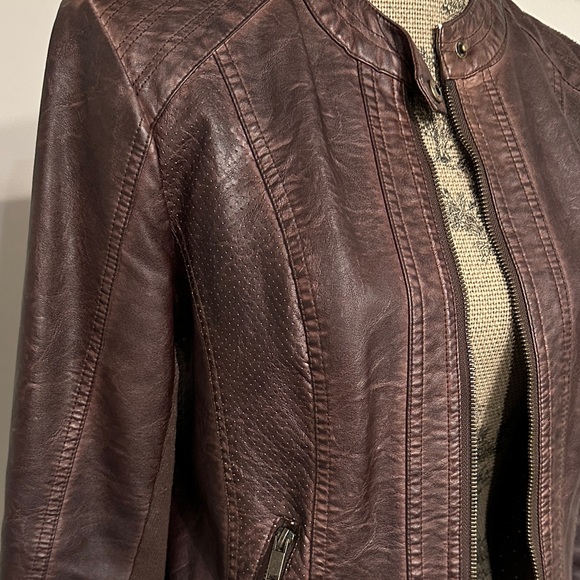 Maurices Brown faux Leather motoJacket Size Medium - Picture 2 of 11
